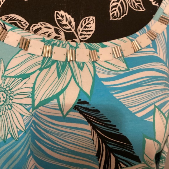 Top - Picture 2 of 2